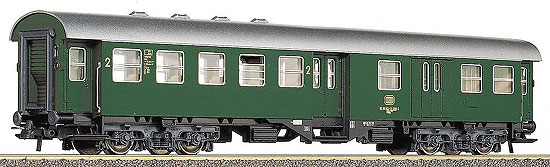 Passenger car 2nd class with baggage compartment<br /><a href='images/pictures/Roco/64518.jpg' target='_blank'>Full size image</a>